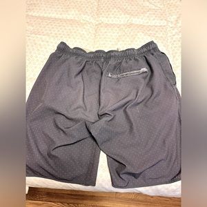 Vuori Banks Shorts size L